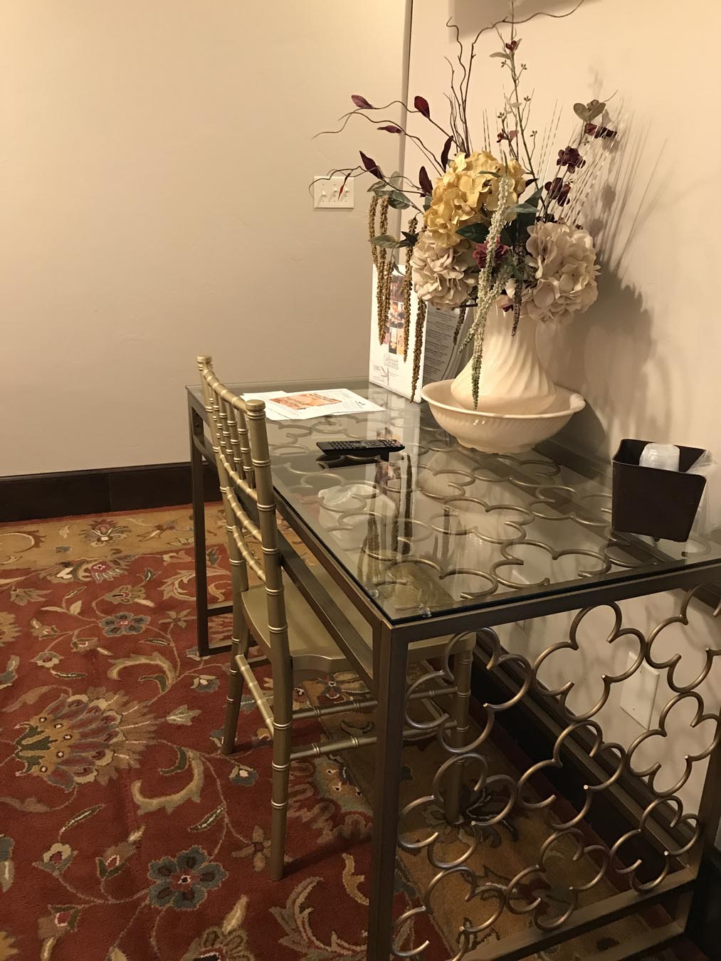 Classic King Guest Room - Desk and Chair